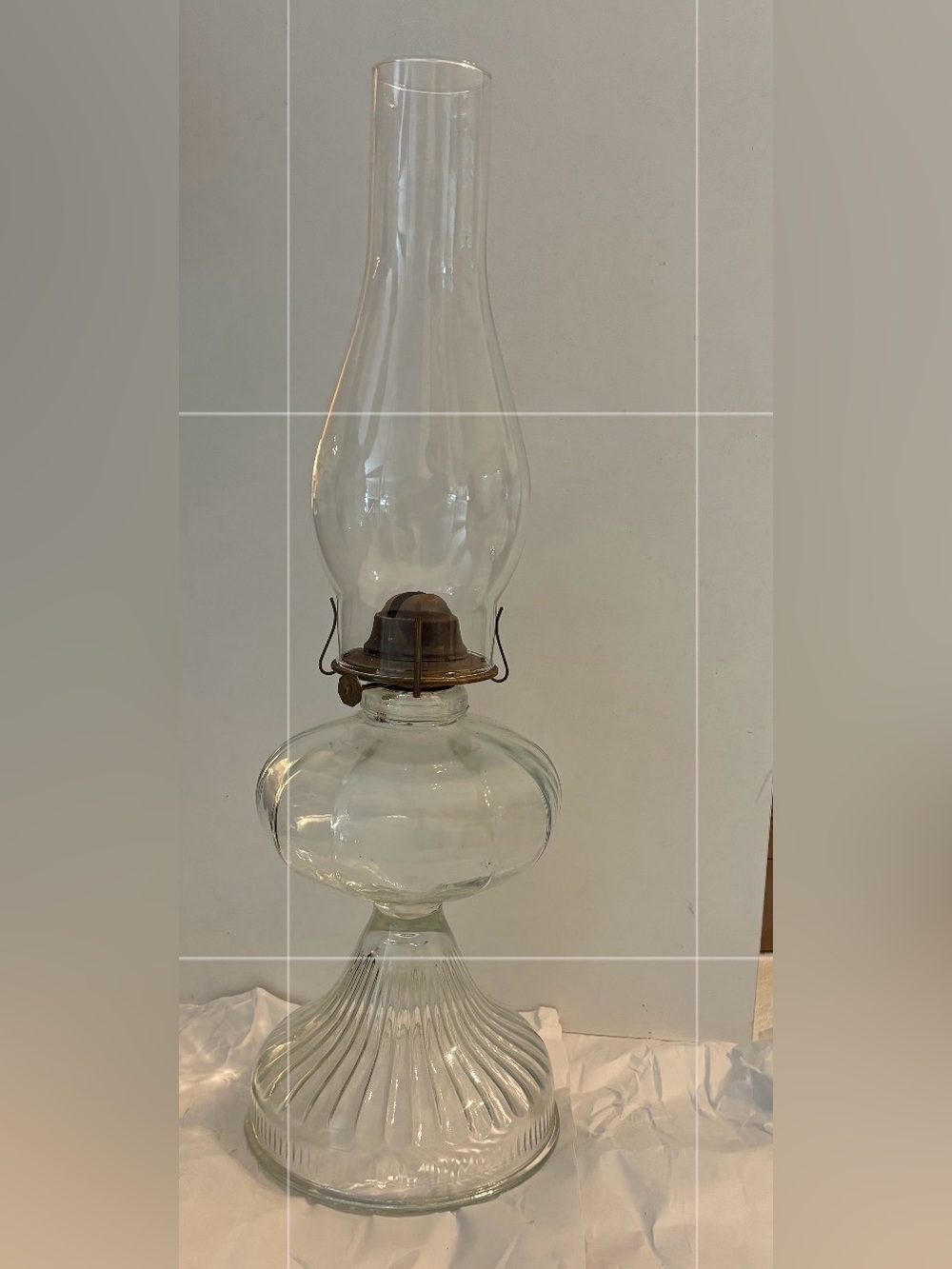 Antique Oil/Kerosene Tall Glass Farmhouse Ranch Country Collectible Lantern